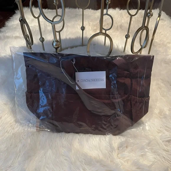 Modern Picnic Lunch Bag - Picture 2 of 11